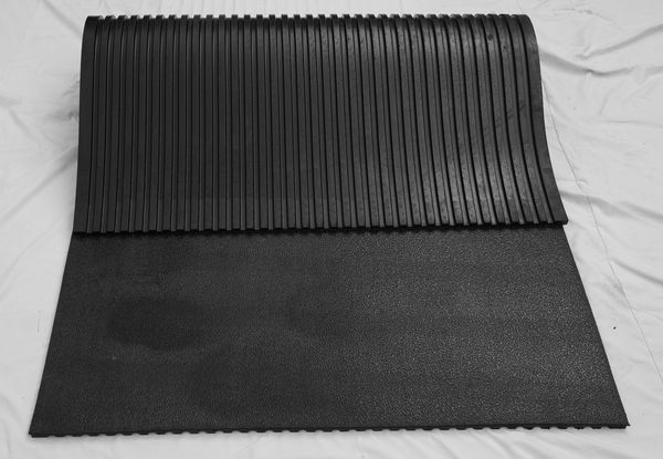 Amoebic Top - Equine rubber mat
